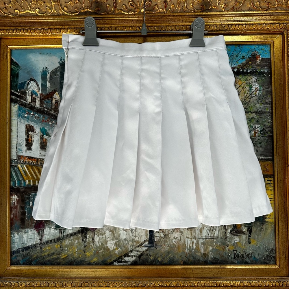 White pleated skirt